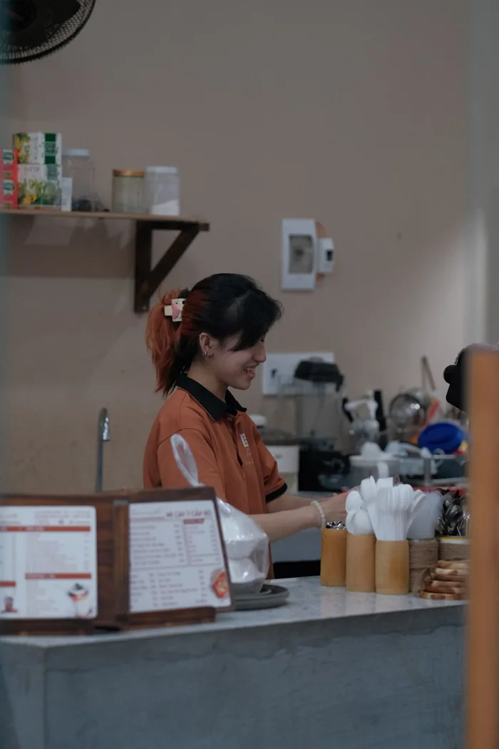 ผู้ให้บริการร้านกาแฟ